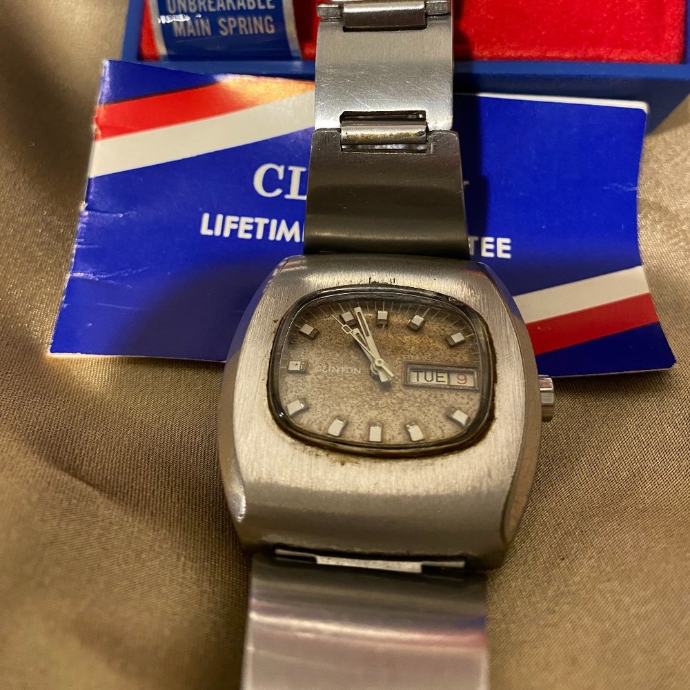 Vintage Clinton, Water and Shock Resistant Watch - Picture 8 of 12